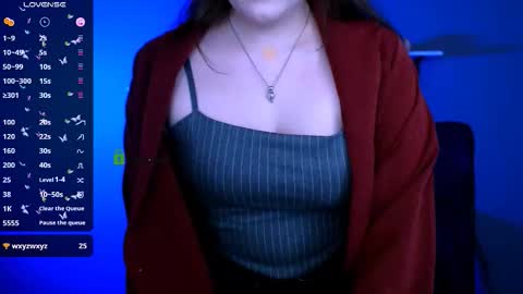 luna_berryy online show from 11.21.25