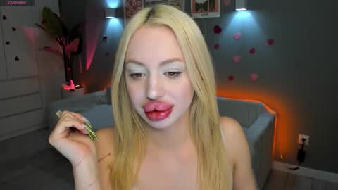 luna_beverly online show from 02.22.26