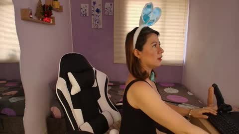 Snapshot of luna_desiree chatting on 11.29.25 luna_desiree online show from 11.29.25