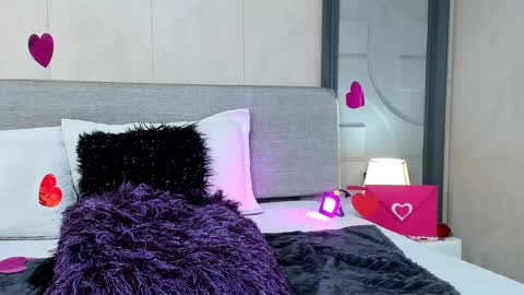 Snapshot of luna_fioree chatting on 02.20.25 Luna Fioree online show from 02.20.25