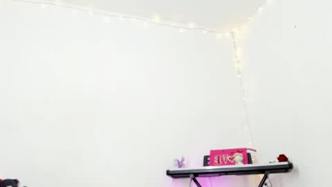 Snapshot of luna_fioree chatting on 09.26.25 Luna Fioree online show from 09.26.25