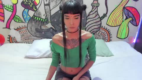 Snapshot of luna_gc chatting on 12.16.24 luna_gc online show from 12.16.24