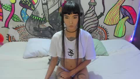 Snapshot of luna_gc chatting on 12.17.24 luna_gc online show from 12.17.24