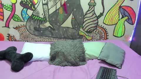 Snapshot of luna_gc chatting on 01.10.25 luna_gc online show from 01.10.25