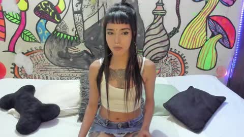 Snapshot of luna_gc chatting on 02.24.25 luna_gc online show from 02.24.25