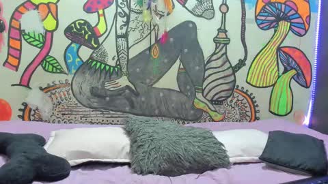 Snapshot of luna_gc chatting on 09.08.25 luna_gc online show from 09.08.25