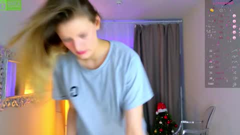 Snapshot of luna_helga chatting on 12.17.25 Luna online show from 12.17.25