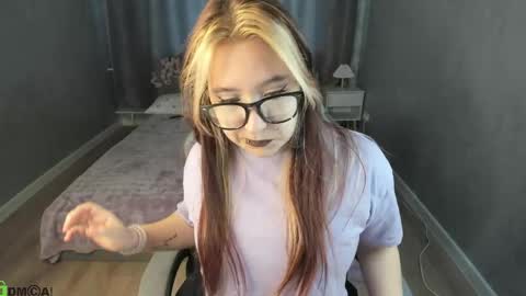 Luna Host online show from 05.14.26