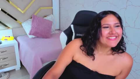 Luna  Jonez  online show from 11.24.25