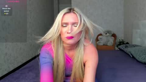 luna_lew1s online show from 03.05.25