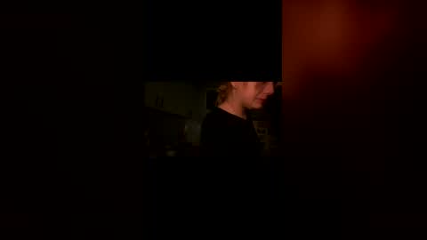 Snapshot of luna_linn chatting on 02.25.26 Luna online show from 02.25.26