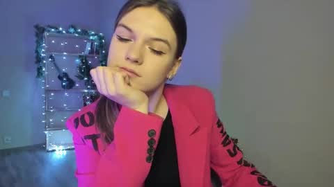 Luna online show from 12.23.25