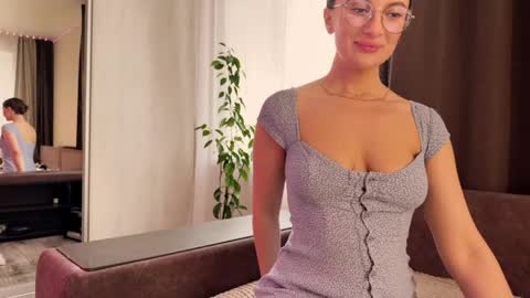 Snapshot of luna_raee chatting on 04.24.26 luna_raee online show from 04.24.26
