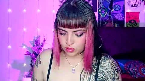 Snapshot of luna_ray420 chatting on 12.11.24 MISS LUNA online show from 12.11.24