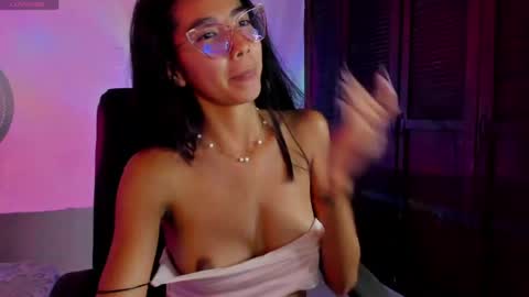 Snapshot of luna_roja257 chatting on 06.25.26 Luna Roja26 online show from 06.25.26
