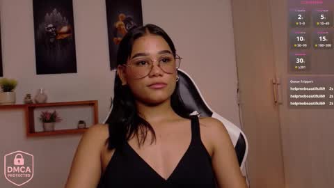 Snapshot of luna_sofia_1110 chatting on 11.13.25 SOFI online show from 11.13.25