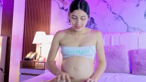 Snapshot of luna_star__18 chatting on 10.15.25 A M M Y online show from 10.15.25