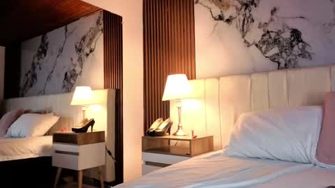 Snapshot of luna_star__18 chatting on 10.20.25 A M M Y online show from 10.20.25