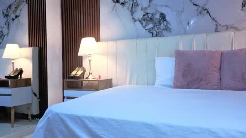 Snapshot of luna_star__18 chatting on 10.23.25 A M M Y online show from 10.23.25