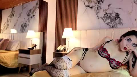 Snapshot of luna_star__18 chatting on 11.01.25 A M M Y online show from 11.01.25