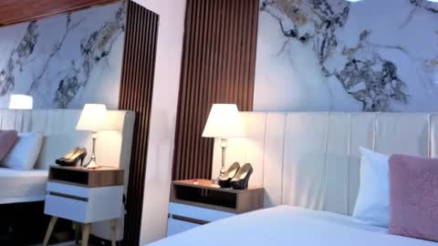 Snapshot of luna_star__18 chatting on 11.19.25 A M M Y online show from 11.19.25