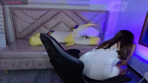 Live 1000pm 600am COLOMBIAN HOUR online show from 11.06.25