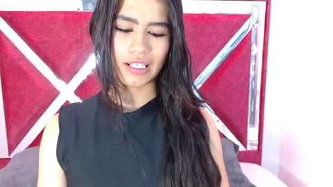 luna_starr69 online show from 09.10.25