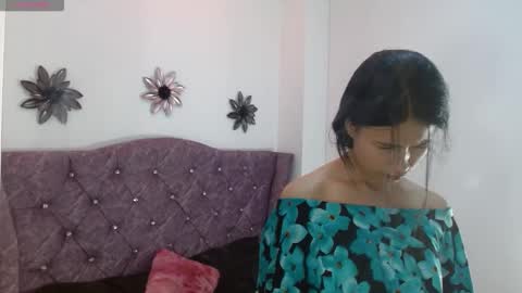 luna_starr69 online show from 11.21.25