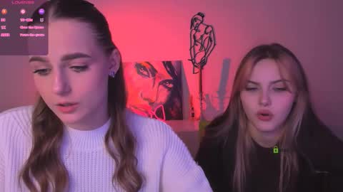 Snapshot of luna_tin chatting on 10.22.25 Luna online show from 10.22.25