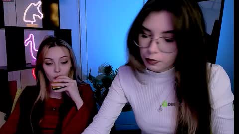 Snapshot of luna_tin chatting on 10.26.25 Luna online show from 10.26.25