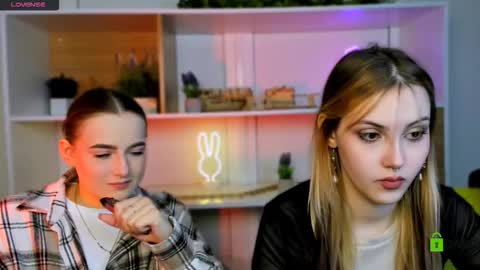 Snapshot of luna_tin chatting on 11.13.25 Luna online show from 11.13.25