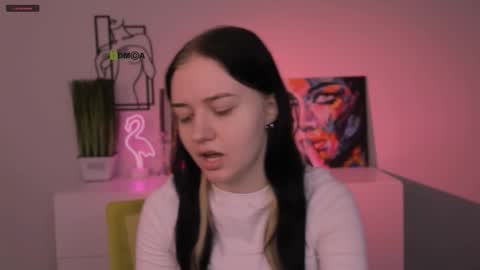 Snapshot of luna_tin chatting on 11.16.25 Luna online show from 11.16.25