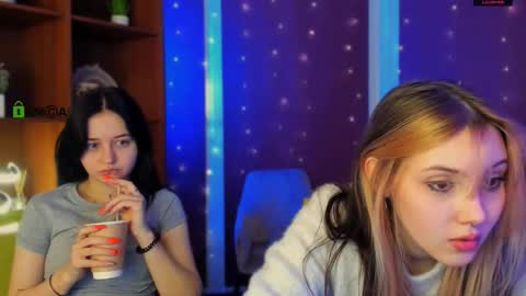 Snapshot of luna_tin chatting on 11.23.25 Luna online show from 11.23.25