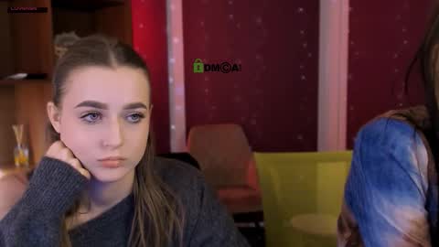 Snapshot of luna_tin chatting on 11.27.25 Luna online show from 11.27.25