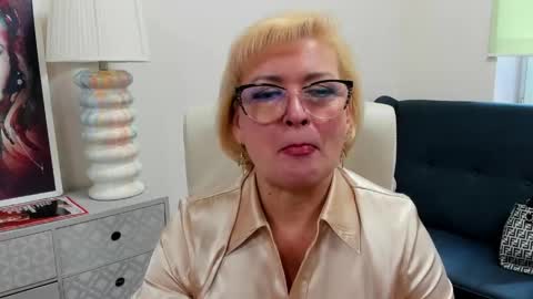 L u n a online show from 05.19.26