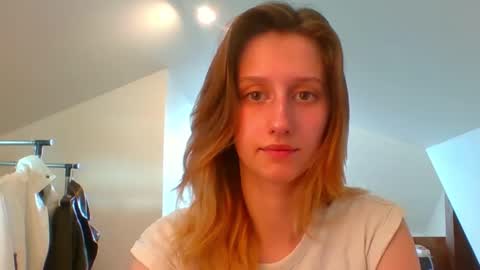 L U N A  online show from 02.21.25