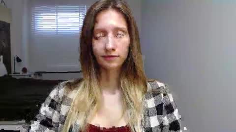 L U N A  online show from 10.03.25