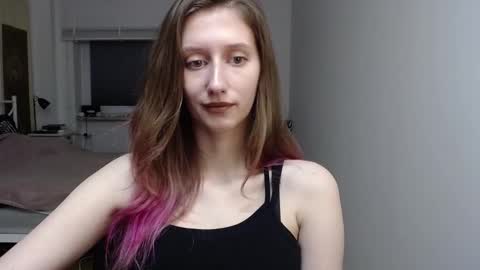 L U N A  online show from 12.03.25