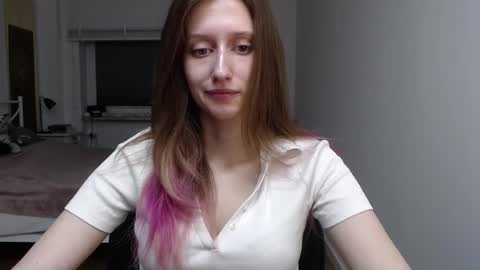 L U N A  online show from 12.05.25