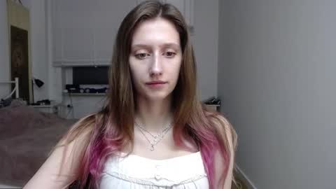 L U N A  online show from 12.17.25