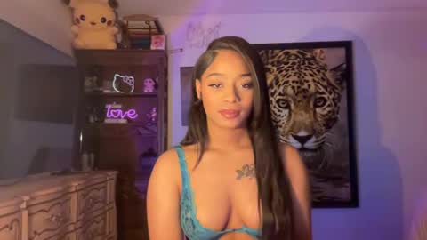 Snapshot of lunaa_11 chatting on 09.16.25 lunaa_11 online show from 09.16.25