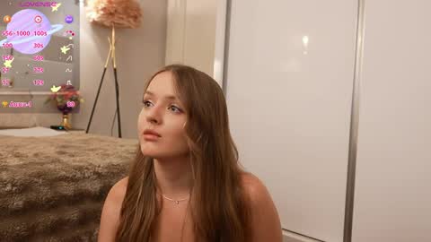 Snapshot of lunaaaura chatting on 06.04.26 Sophia online show from 06.04.26