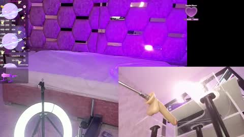 Snapshot of lunaaridi chatting on 11.30.25 Luna online show from 11.30.25