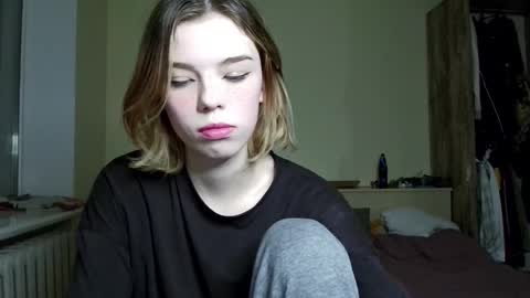 Snapshot of lunaastar_ chatting on 12.14.24 lunaastar_ online show from 12.14.24