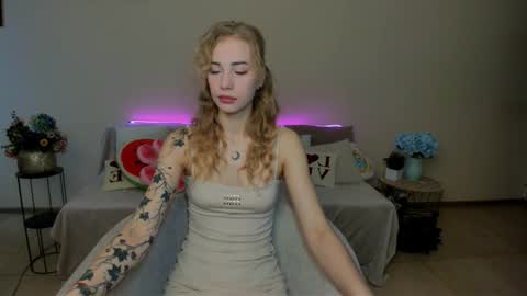 Snapshot of lunabelli chatting on 03.01.26 LunaBelli online show from 03.01.26