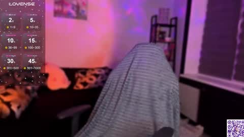 Snapshot of lunacyy chatting on 11.05.25 Britney online show from 11.05.25