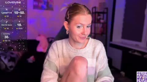 Snapshot of lunacyy chatting on 11.13.25 Britney online show from 11.13.25