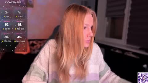 Snapshot of lunacyy chatting on 11.17.25 Britney online show from 11.17.25