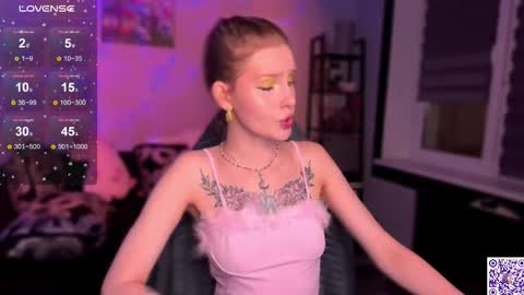 Snapshot of lunacyy chatting on 11.21.25 Britney online show from 11.21.25