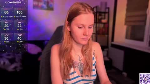 Snapshot of lunacyy chatting on 11.23.25 Britney online show from 11.23.25